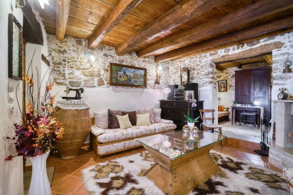 Traditional Cretan Stone House In The Center Of Crete Daire Litos Dış mekan fotoğraf